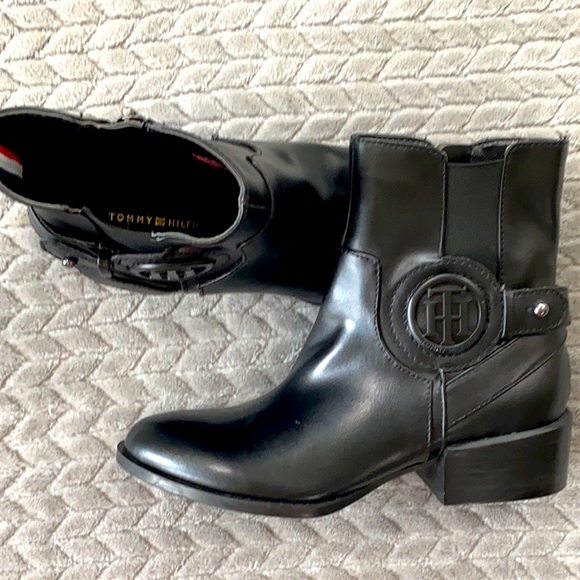 NWOT Tommy Hilfiger boots - Picture 3 of 6